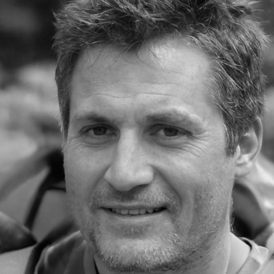 Retrato profesional de Lluc Batlle, experto en proyecciones financieras